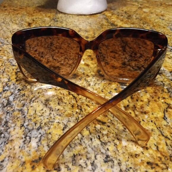 Freyrs Tribeca Square Women's Brown Oversized Square Sunglasses Tortoise 94-2 - Picture 8 of 12